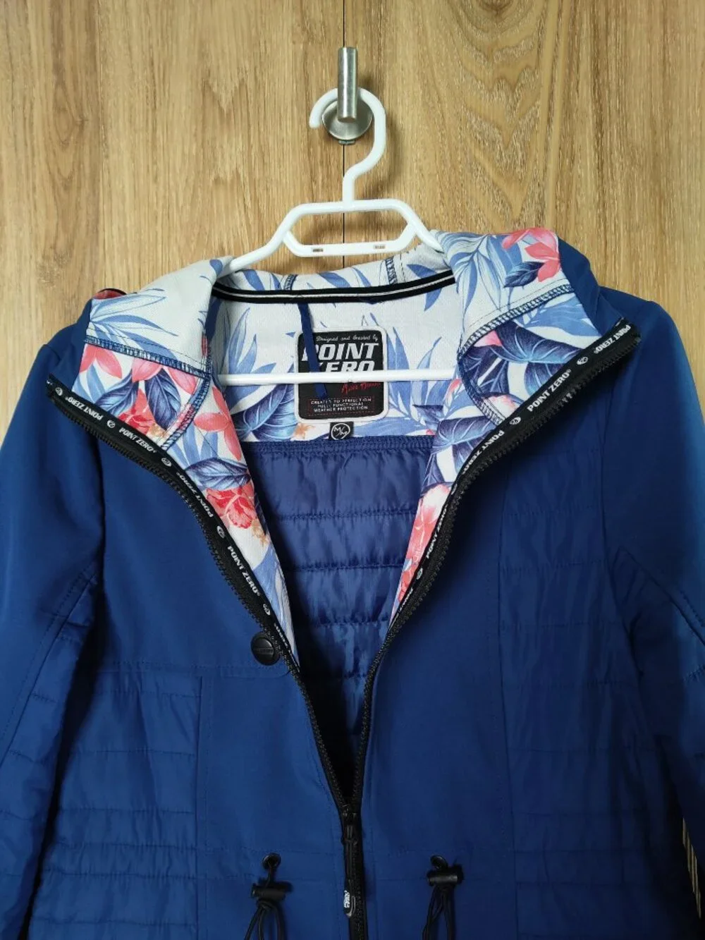 Women's Point Zero Spring/Fall Rain Jacket - Picture 3 of 3